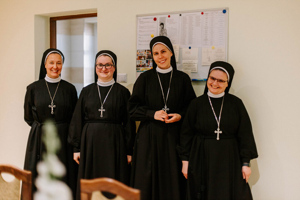 JUBILEUSZ 60-LECIA ŚLUBÓW ZAKONNYCH Z życia Zgromadzenia