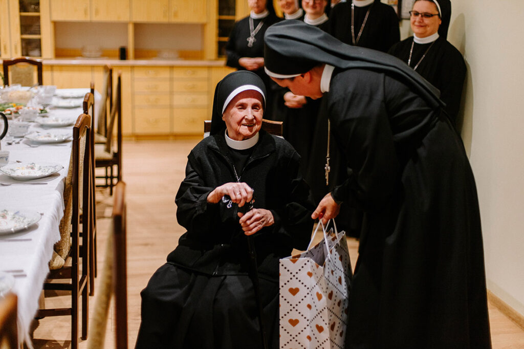 JUBILEUSZ 60-LECIA ŚLUBÓW ZAKONNYCH Z życia Zgromadzenia