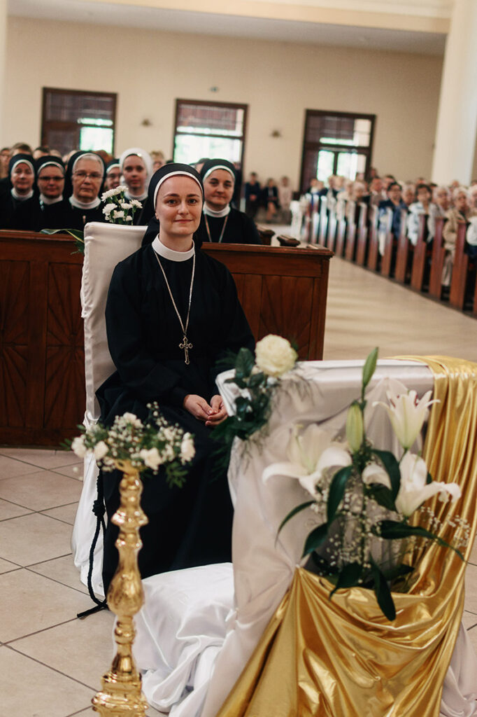ŚLUBY WIECZYSTE SIOSTRY DARII Z życia Zgromadzenia