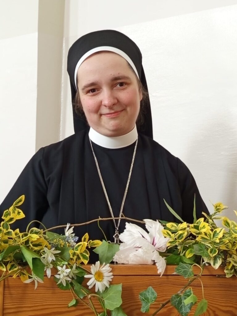 ODNOWIENIE ŚLUBÓW SIOSTRY ELŻBIETY Z życia Zgromadzenia