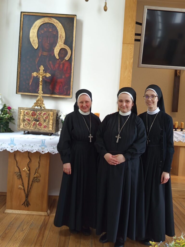 ODNOWIENIE ŚLUBÓW SIOSTRY ELŻBIETY Z życia Zgromadzenia