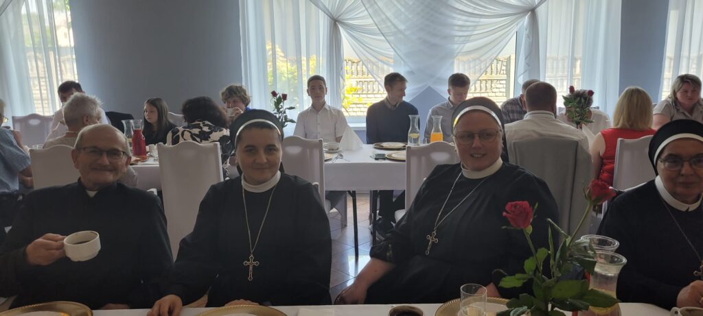 JUBILEUSZ 50-LECIA ŻYCIA ZAKONNEGO Z życia Zgromadzenia JUBILEUSZ 50-LECIA ŻYCIA ZAKONNEGO Z życia Zgromadzenia