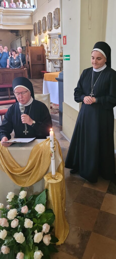 JUBILEUSZ 50-LECIA ŻYCIA ZAKONNEGO Z życia Zgromadzenia JUBILEUSZ 50-LECIA ŻYCIA ZAKONNEGO Z życia Zgromadzenia