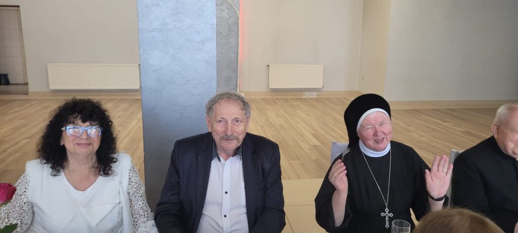 JUBILEUSZ 50-LECIA ŻYCIA ZAKONNEGO Z życia Zgromadzenia JUBILEUSZ 50-LECIA ŻYCIA ZAKONNEGO Z życia Zgromadzenia