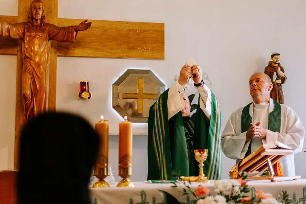 KOLEJNE SIOSTRY ODNOWIŁY SWOJE ŚLUBY Z życia Zgromadzenia KOLEJNE SIOSTRY ODNOWIŁY SWOJE ŚLUBY Z życia Zgromadzenia