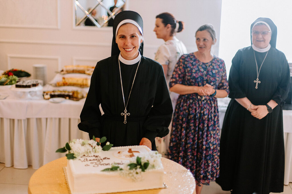 ŚLUBY WIECZYSTE SIOSTRY FRANCISZKI Z życia Zgromadzenia ŚLUBY WIECZYSTE SIOSTRY FRANCISZKI Z życia Zgromadzenia