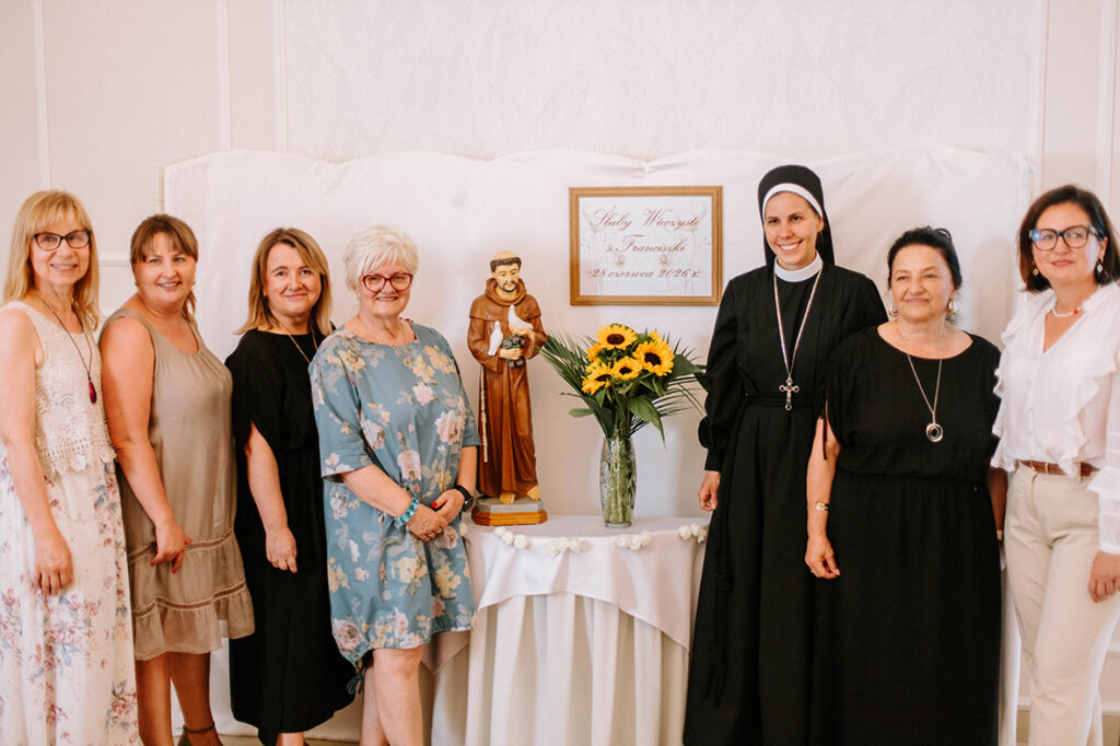 ŚLUBY WIECZYSTE SIOSTRY FRANCISZKI Z życia Zgromadzenia ŚLUBY WIECZYSTE SIOSTRY FRANCISZKI Z życia Zgromadzenia