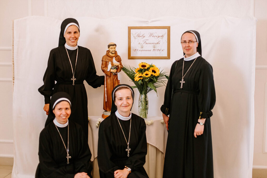 ŚLUBY WIECZYSTE SIOSTRY FRANCISZKI Z życia Zgromadzenia ŚLUBY WIECZYSTE SIOSTRY FRANCISZKI Z życia Zgromadzenia
