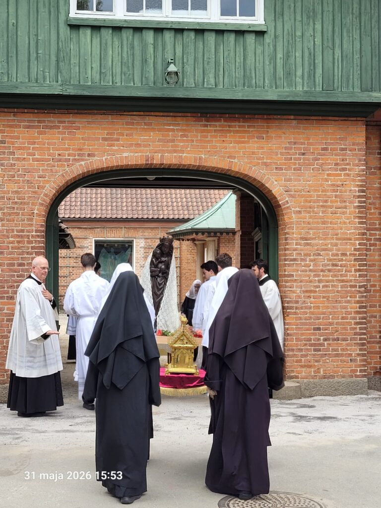 PIELGRZYMKA DO ÅSEBAKKEN Apostolstwo Sióstr