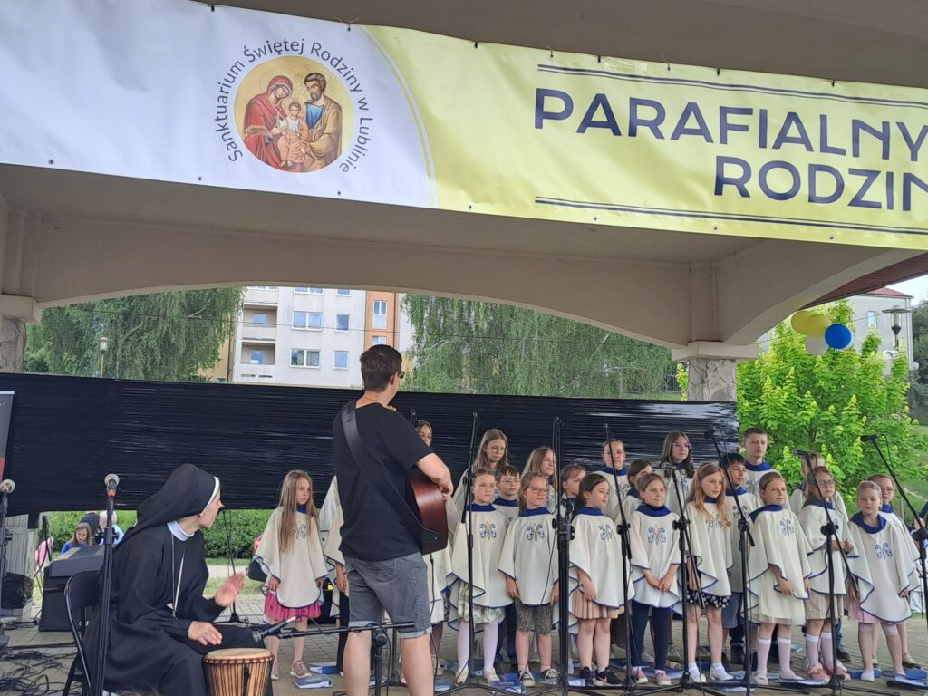 ARCHIDIECEZJALNY PRZEGLĄD SCHOLI Apostolstwo Sióstr