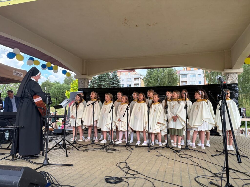 ARCHIDIECEZJALNY PRZEGLĄD SCHOLI Apostolstwo Sióstr