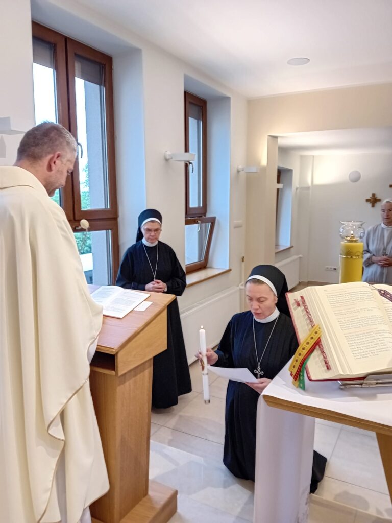 ODNOWIENIE ŚLUBÓW SIOSTRY SYMEONY Z życia Zgromadzenia