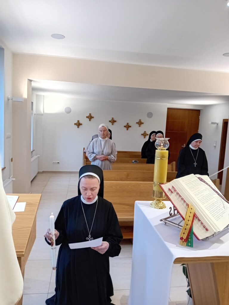 ODNOWIENIE ŚLUBÓW SIOSTRY SYMEONY Z życia Zgromadzenia