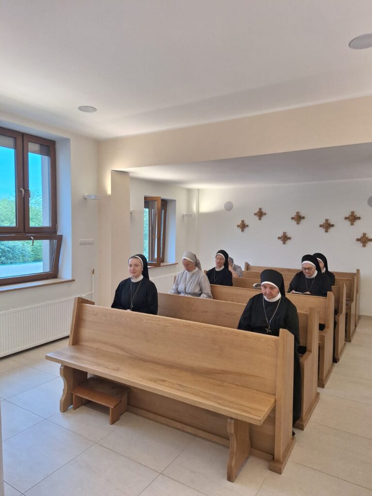 ODNOWIENIE ŚLUBÓW SIOSTRY SYMEONY Z życia Zgromadzenia