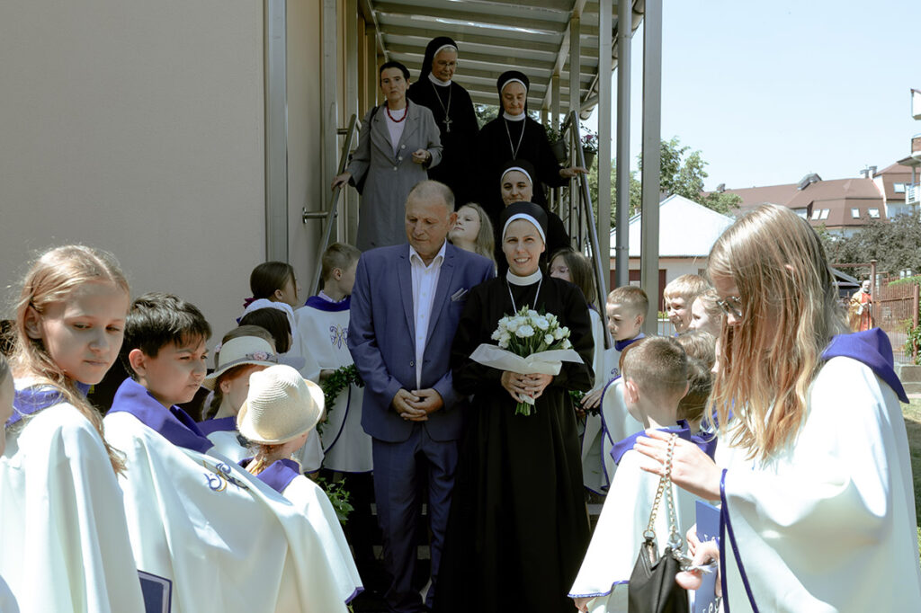 ŚLUBY WIECZYSTE SIOSTRY FRANCISZKI Z życia Zgromadzenia ŚLUBY WIECZYSTE SIOSTRY FRANCISZKI Z życia Zgromadzenia