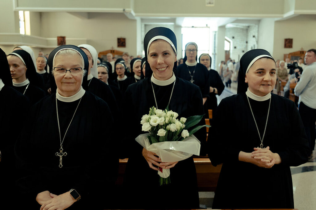 ŚLUBY WIECZYSTE SIOSTRY FRANCISZKI Z życia Zgromadzenia ŚLUBY WIECZYSTE SIOSTRY FRANCISZKI Z życia Zgromadzenia