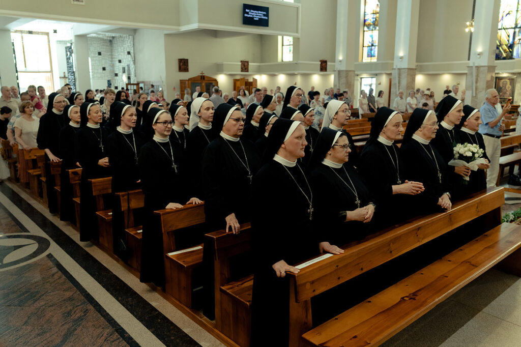 ŚLUBY WIECZYSTE SIOSTRY FRANCISZKI Z życia Zgromadzenia ŚLUBY WIECZYSTE SIOSTRY FRANCISZKI Z życia Zgromadzenia