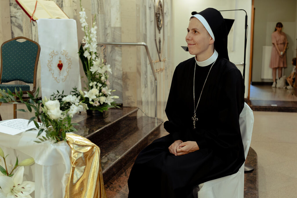 ŚLUBY WIECZYSTE SIOSTRY FRANCISZKI Z życia Zgromadzenia ŚLUBY WIECZYSTE SIOSTRY FRANCISZKI Z życia Zgromadzenia