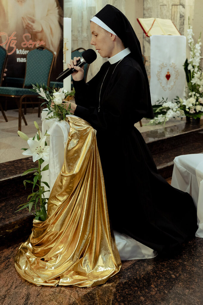 ŚLUBY WIECZYSTE SIOSTRY FRANCISZKI Z życia Zgromadzenia ŚLUBY WIECZYSTE SIOSTRY FRANCISZKI Z życia Zgromadzenia