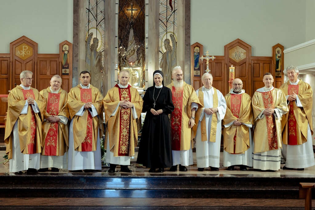 ŚLUBY WIECZYSTE SIOSTRY FRANCISZKI Z życia Zgromadzenia ŚLUBY WIECZYSTE SIOSTRY FRANCISZKI Z życia Zgromadzenia