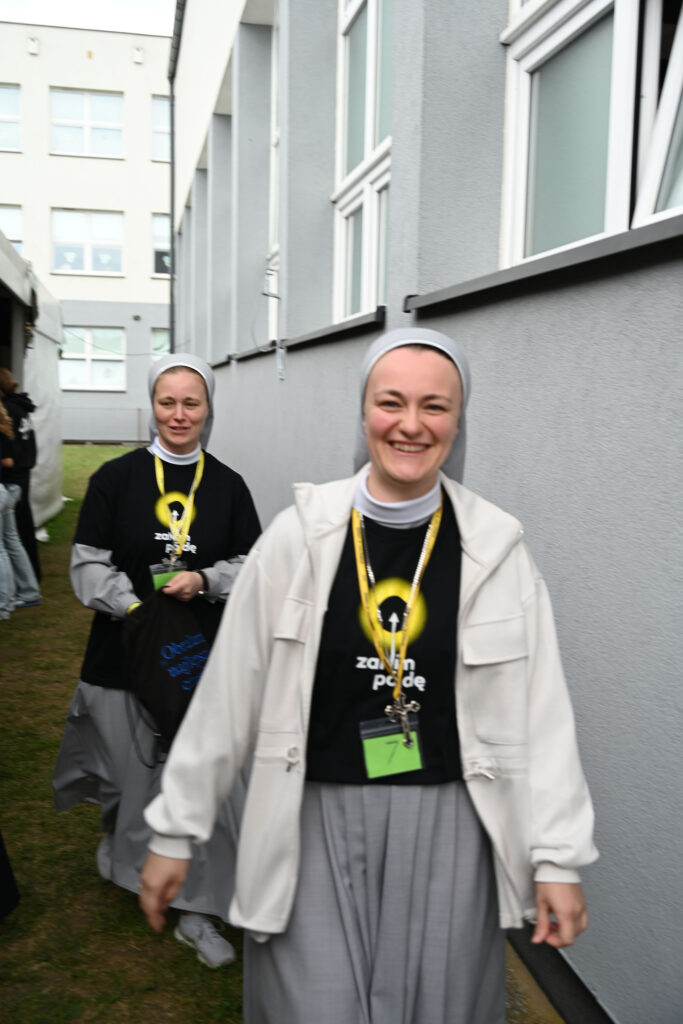 33. SALWATORIAŃSKIE FORUM MŁODYCH Apostolstwo Sióstr 33. SALWATORIAŃSKIE FORUM MŁODYCH Apostolstwo Sióstr