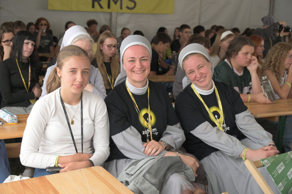 33. SALWATORIAŃSKIE FORUM MŁODYCH Apostolstwo Sióstr 33. SALWATORIAŃSKIE FORUM MŁODYCH Apostolstwo Sióstr
