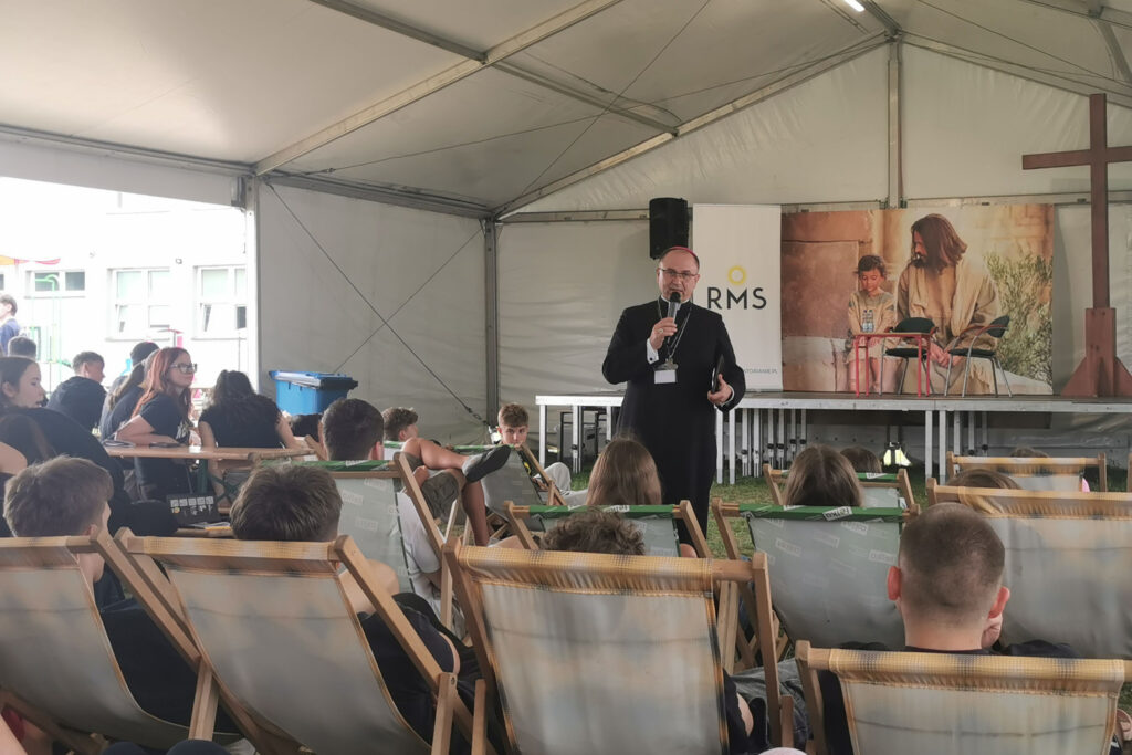 33. SALWATORIAŃSKIE FORUM MŁODYCH Apostolstwo Sióstr 33. SALWATORIAŃSKIE FORUM MŁODYCH Apostolstwo Sióstr