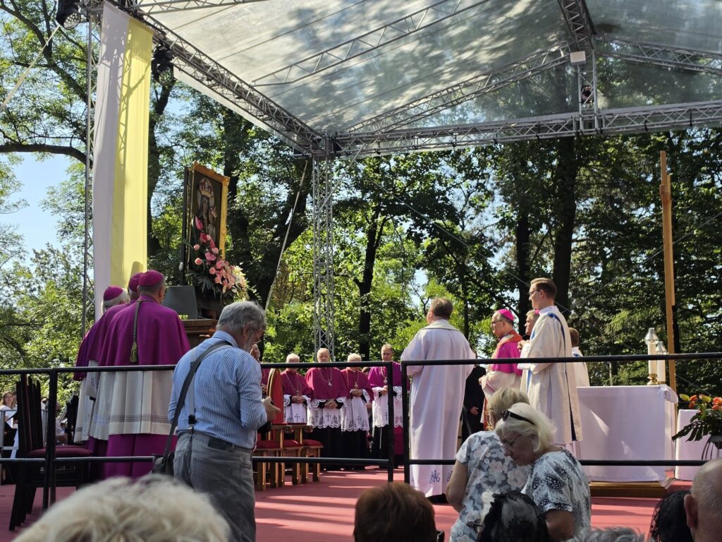 PIELGRZYMKA KOBIET DO PIEKAR ŚLĄSKICH Apostolstwo Sióstr PIELGRZYMKA KOBIET DO PIEKAR ŚLĄSKICH Apostolstwo Sióstr