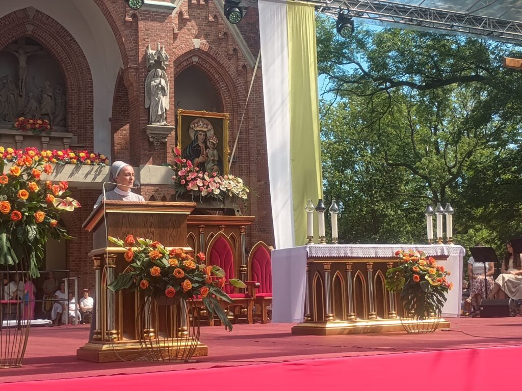 PIELGRZYMKA KOBIET DO PIEKAR ŚLĄSKICH Apostolstwo Sióstr PIELGRZYMKA KOBIET DO PIEKAR ŚLĄSKICH Apostolstwo Sióstr