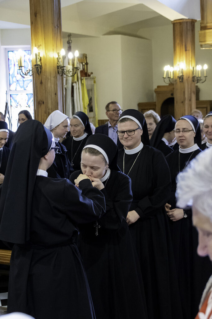 ŚLUBY WIECZYSTE SIOSTRY AGNIESZKI Z życia Zgromadzenia