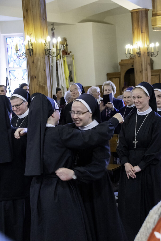 ŚLUBY WIECZYSTE SIOSTRY AGNIESZKI Z życia Zgromadzenia