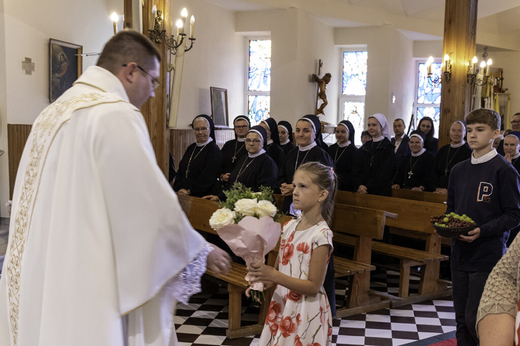 ŚLUBY WIECZYSTE SIOSTRY AGNIESZKI Z życia Zgromadzenia