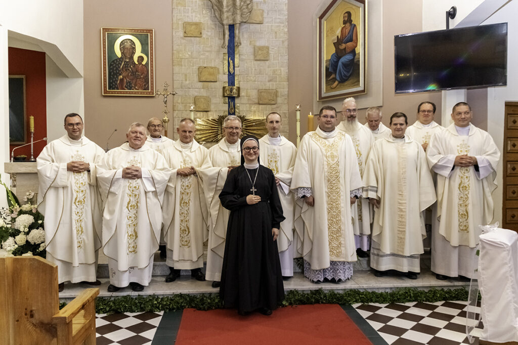ŚLUBY WIECZYSTE SIOSTRY AGNIESZKI Z życia Zgromadzenia