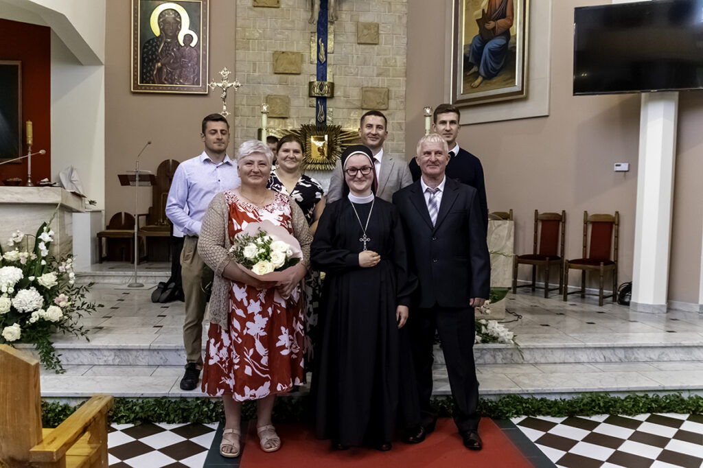 ŚLUBY WIECZYSTE SIOSTRY AGNIESZKI Z życia Zgromadzenia