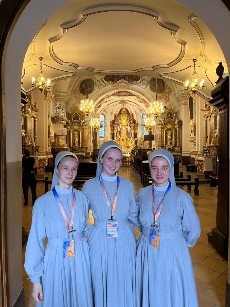 XXX ŚWIĘTO MŁODZIEŻY GÓRA ŚWIĘTEJ ANNY Apostolstwo Sióstr XXX ŚWIĘTO MŁODZIEŻY GÓRA ŚWIĘTEJ ANNY Apostolstwo Sióstr