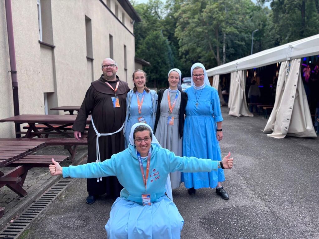 XXX ŚWIĘTO MŁODZIEŻY GÓRA ŚWIĘTEJ ANNY Apostolstwo Sióstr XXX ŚWIĘTO MŁODZIEŻY GÓRA ŚWIĘTEJ ANNY Apostolstwo Sióstr