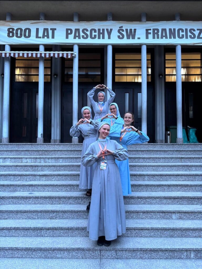 XXX ŚWIĘTO MŁODZIEŻY GÓRA ŚWIĘTEJ ANNY Apostolstwo Sióstr XXX ŚWIĘTO MŁODZIEŻY GÓRA ŚWIĘTEJ ANNY Apostolstwo Sióstr