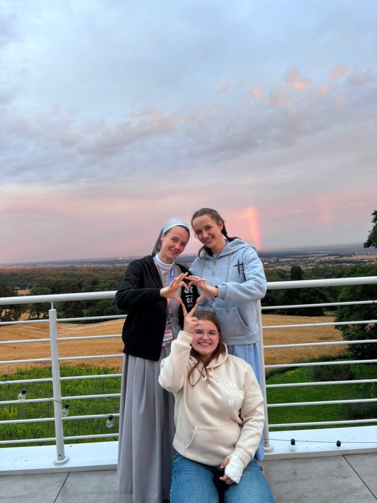 XXX ŚWIĘTO MŁODZIEŻY GÓRA ŚWIĘTEJ ANNY Apostolstwo Sióstr XXX ŚWIĘTO MŁODZIEŻY GÓRA ŚWIĘTEJ ANNY Apostolstwo Sióstr