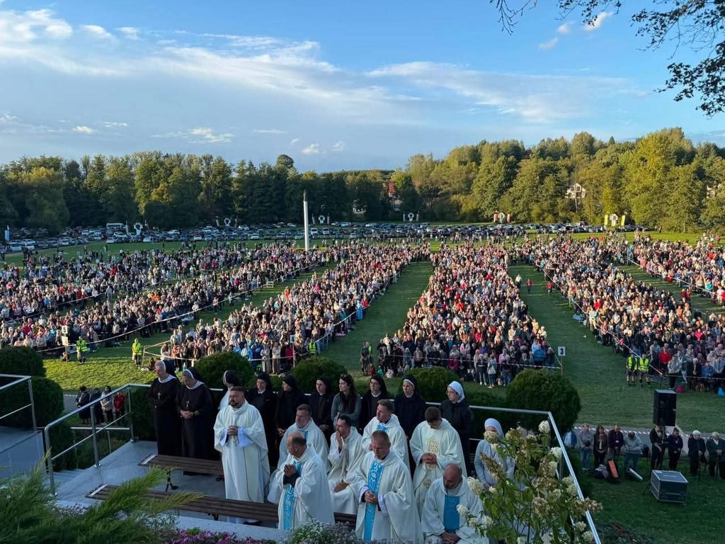 PIELGRZYMKA DO MATKI BOŻEJ KĘBELSKIEJ Apostolstwo Sióstr