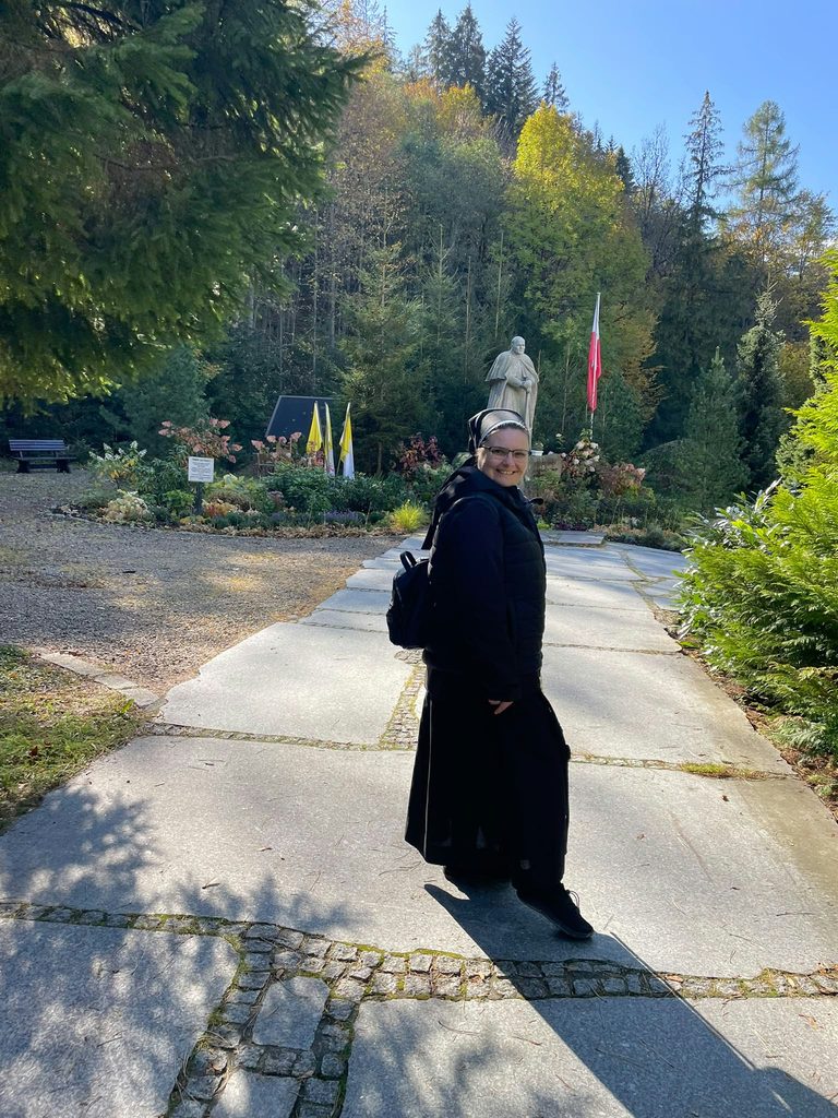 WYJAZD DLA SIÓSTR PRACUJĄCYCH W KURII DIECEZJI KIELECKIEJ Rekolekcje i dni skupienia WYJAZD DLA SIÓSTR PRACUJĄCYCH W KURII DIECEZJI KIELECKIEJ Rekolekcje i dni skupienia